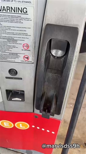 🚨ALERT: Scammers are reportedly using a single screw to pull off a new type of theft.This man removed the gas hose and pointed to a small drywall screw hidden inside the nozzle holder. The screw can prevent the nozzle from fully locking back into place. When that happens, the pump may fail to end the transaction or reset the screen back to zero.That means a customer can pay, fill up, return the nozzle, and walk away believing the transaction is complete. But because the pump never fully resets,