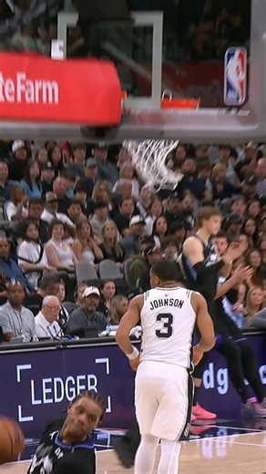 the backdoor cut is textbook 📖 | Utah Jazz