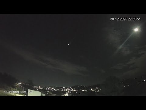 Dazzling meteorite lights up sky over Brazil