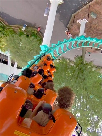 Carolina Cyclone POV at Carowinds #carowinds #sixflags #carolinecyclone #rollercoaster #coasterpov