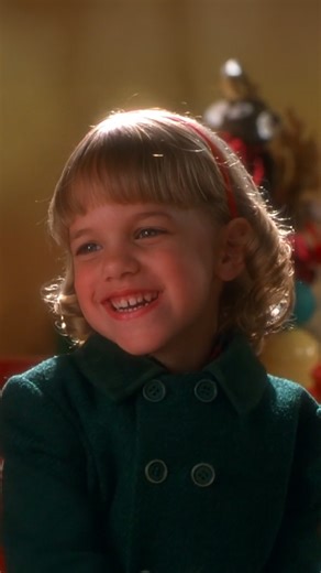 A scene that makes believing in Santa feel easy. Film: MIRACLE ON 34TH STREET (1994) | The Academy