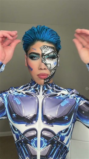 the hottest chrome cyborg 😝
