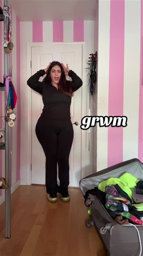 Get Ready With Me: Festive Holiday Look