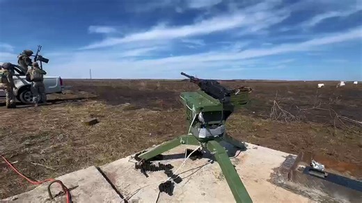 🚨 NEW INNOVATION 🇷🇺Russia introduces a next-gen defense system AI-powered machine guns designed to intercept suicide drones at minimal cost.Fast. Smart. Lethal.