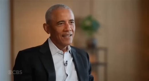 Former U.S. President Barack Obama said the government simply wouldn’t be able to hide the existence of aliensAccording to him, U.S. authorities are not good at keeping secrets. He joked that if there really were aliens or a UFO at a military base, someone would have taken a selfie and sent it to their girlfriend by now.The UFO topic has regained attention in the U.S. after Pentagon videos were released and hearings were held in Congress. However, no direct evidence of extraterrestrial life has 