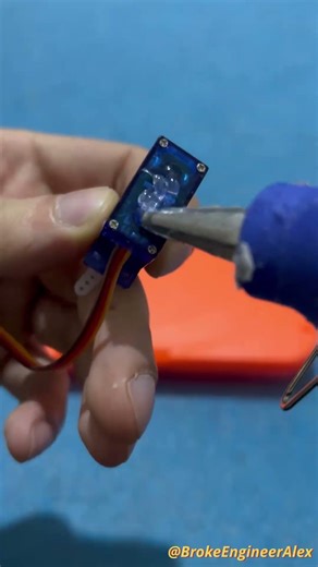 I Built a REAL Arduino Radar 🔥 (Object Detection)