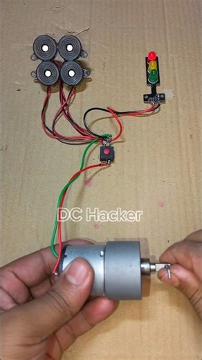 Hand Cranked Gear Motor Generator Powering Into 4 Buzzer & Traffic Light • DC Motor #dcmotor #short