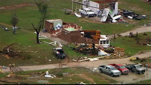 Video Tornadoes, Hail and High Winds Sweep East Through Plains States