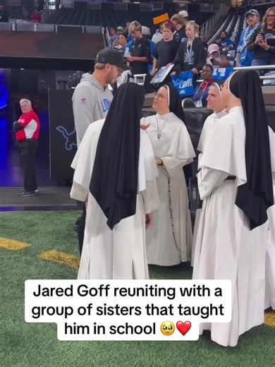 Wholesome ❤️ (via @Detroit Lions) #nfl #espnsocial #jaredgoff | jared goff