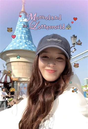 Nancy from MOMOLAND's Fun Day at Lotte World with Mom 🎡✨