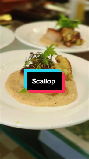 Delicious Seared Scallops with Popcorn Cream