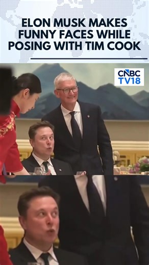 Viral Moment! Elon Musk Goofs Around During Photo With Tim Cook | Trump-Xi Meet In China | N18G
