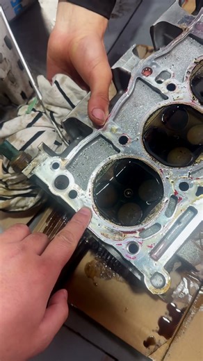 ENGINE DISASTER! Diagnosing a Burnt Valve and Piston Leaks