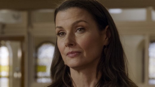 Bridget Moynahan hated one Blue Bloods dinner scene due to a dreadful mashup