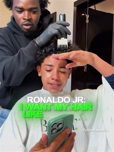 Ronaldo Jr & Yamal Have Same Style.. 🤩