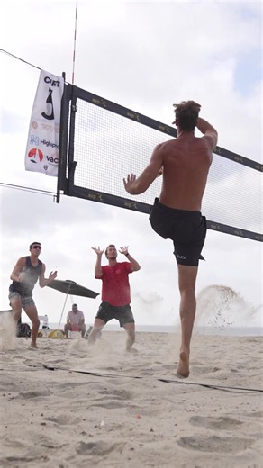 LAGUNA RALLY ALERT 🌴 Ranghieri/Evans and Brewster/Ierna trade digs back and forth until Ryan Ierna finishes it with the roll shot. 📺 Watch the 2026 Progressive AVP Laguna Open live now on Bally Sports Live.