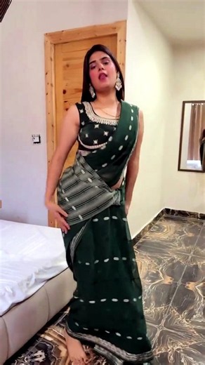 Kasam se phen kar nikli saree #dance #viral #shorts