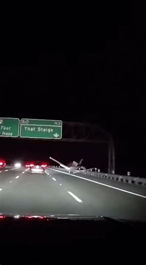 Small Plane Makes Emergency Highway Landing Orlando, Florida — July 22, 2025 A terrifying scene unfolded on a major interstate late Tuesday night as a small aircraft was forced to make an emergency landing amidst heavy traffic. Motorists were left in shock as the plane descended from the darkness, narrowly missing overhead signs and weaving between vehicles traveling at highway speeds. The dramatic video, captured by a driver's dashcam, shows the aircraft appearing suddenly in the headlights of 