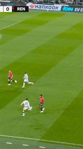 SILKY PASS FROM CAMBIASO!