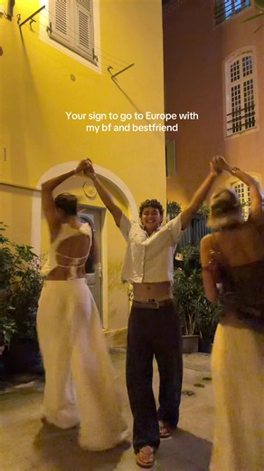 How to Plan a Europe Trip with Your Boyfriend and Best Friend