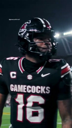 LaNorris Sellers really went beast mode here to tie the game 🔥