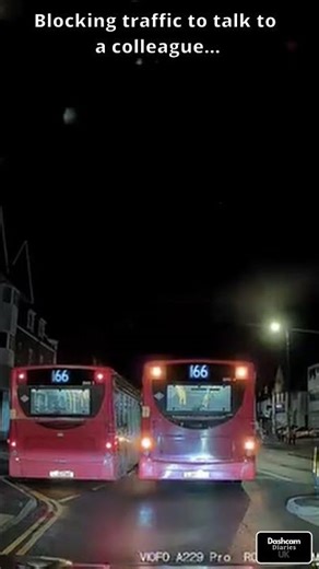 Bus Drivers Blocking Traffic For A Chat - Dashcam UK Road Rage, Bad Drivers
