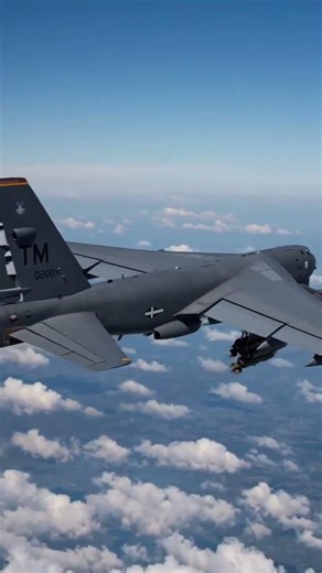 🚀B-52 Strat fortress: Massive Bomb Power in Action 💣🇺🇸#b52 #bomber #Stratofortress #Bomber #Military