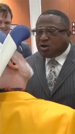 Attorney CJ Grisham confronted at Harris County Courthouse by Quanell X and Dr. Matthews
