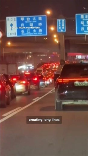 Stalled robotaxis cause traffic chaos in China
