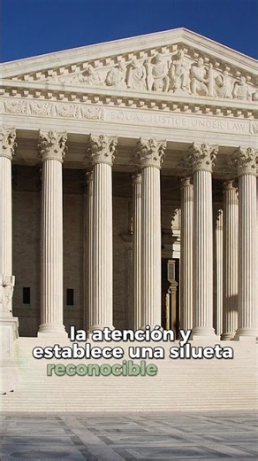El frontón corona la arquitectura clásica. #Arquitectura #Fronton #shorts