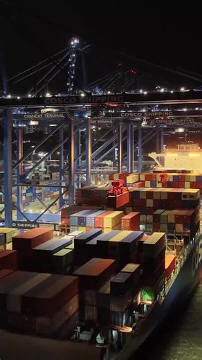 What does a highly automated port operation look like after dark? | COSCO SHIPPING Europe