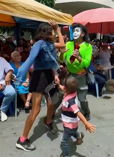 So Funny #manta #lomejor #divertido #desfile #mimo | manta