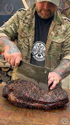 The Ultimate 12-Hour Smoked Brisket: Backyard American Classic 🥩🔥