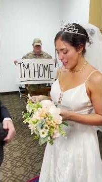 Soldier surprises his daughter on her wedding day 🥹 Share this beautiful moment!