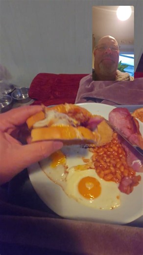 Chicken, Bacon, Eggs & Baked Beans with toast and plenty of butter ! #food