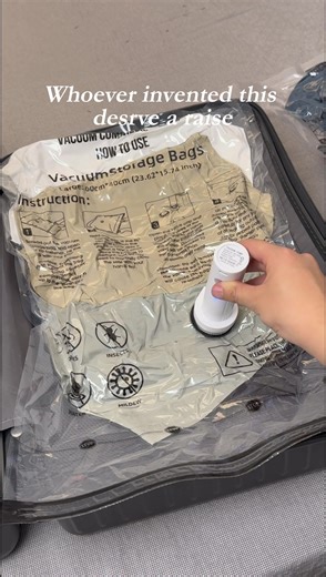 Vacuum Clothes Compressor for Efficient Packing