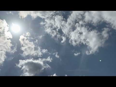 Blue Sky and Clouds Screen Saver (No sound) 2 Hours 4K UHD