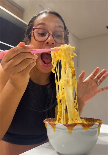 A intolerância que lute 🗣️😂 #react #macandcheese #buldak React to: @Do an Trung