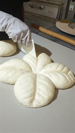 Satisfying Dough Creations for Modern Bakers #artisanbread #breadmaking