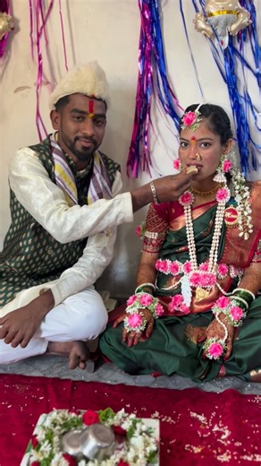 Karuu&piyu❤️ on Instagram: "डोहाळे जेवण ❤️😍 @sanju_mali_3117 @mr_vicky_juve_3117 #gosavi #insta #rell #dhohalejevan #marathi"