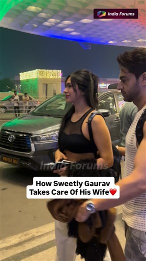Gaurav Khanna wins hearts as he sweetly takes care of his wife, serving pure couple goals🫶🏻 . . . [Gaurav Khanna, Gaurav Khanna wife, couple goals, husband goals, celebrity couple, relationship goals, TV actor] | India Forums
