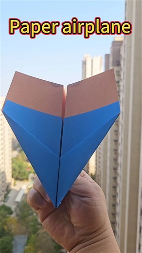 Throw a paper airplane that flies far and for a long distance #paperairplane #paperplane #papercraft