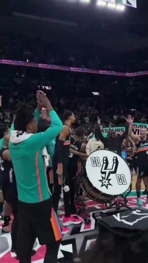 There’s a new tradition in San Antonio now 🥁