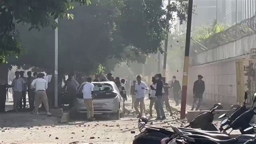 media calls it unrest. but it took 4 days for this to get mainstream attention, only once it disrupted. workers do not seek chaos. they were only trying to be heard, to become audible. they had to risk harm, expose themselves to repression to make their grievances visible (1/n)