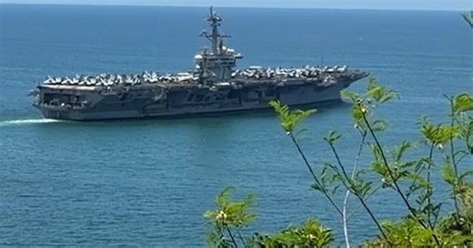 USS Abraham Lincoln leaves Thailand