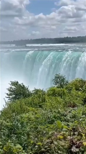 Discover the Magic of Niagara Falls | Niagara Falls Discovery Tours #canada #tourism #horseshoefalls