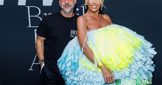 Adriane Galisteu diz que marido faz até barra de vestido e que não opina sobre seus looks: "Sim, ele sabe costurar"