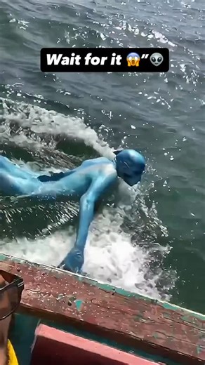 悪魔の心 on Instagram: "👽“Alien nahi toh phir ye kya tha? 😱🌊” . . Al do generated content, anything shown in this video is not real. It’s just for entertainment purpose. . . #alien #mystery #unbelievable #sea #viral #reelsinstagram #explorepage #trending"