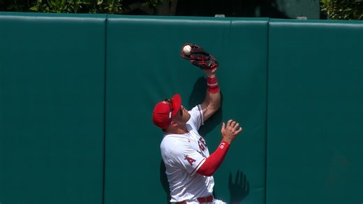 Mike Trout's leaping grab