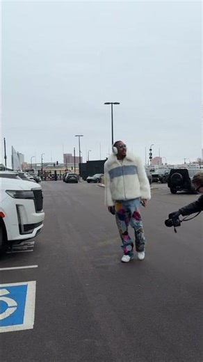 Justin Jefferson arriving for Christmas Day game 👋